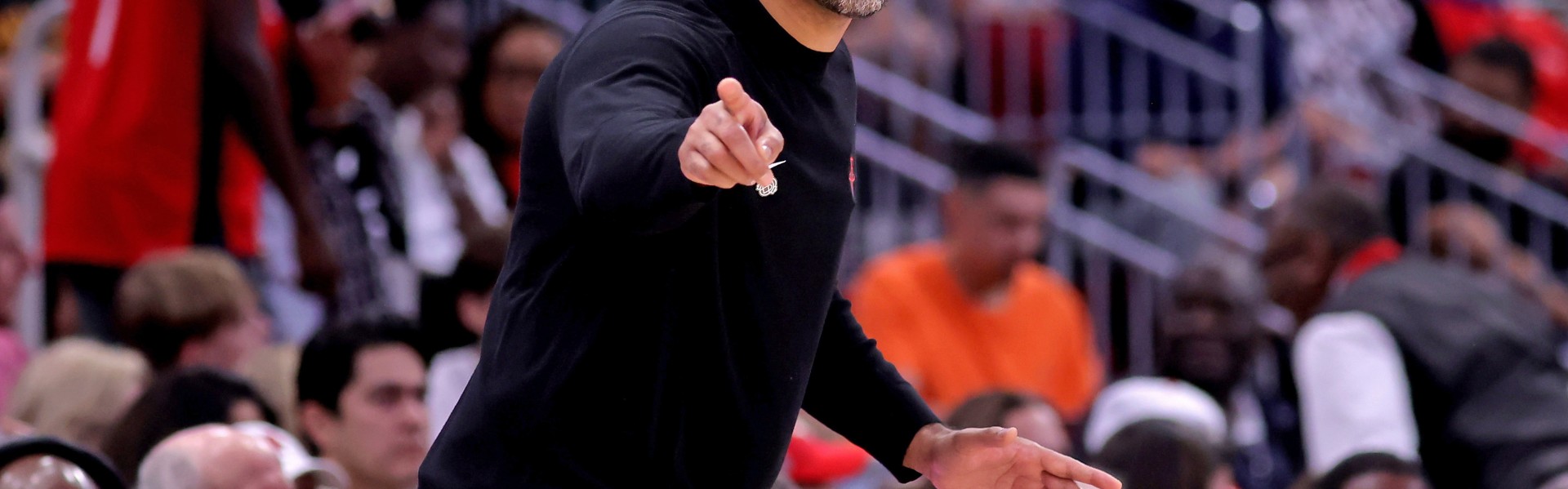 乌度卡：还未决定我们的新赛季首发阵容 小贾巴里今夏进步巨大