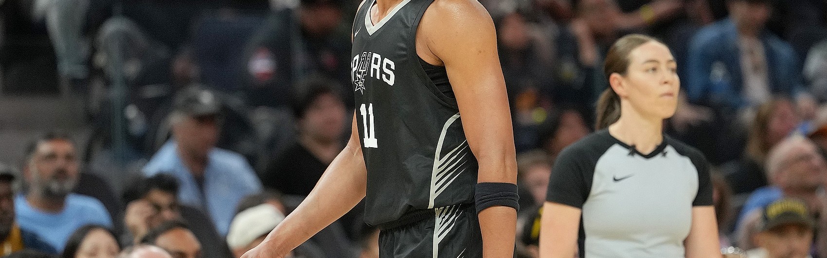 防守大闸！14号秀卡特-布莱恩特半场3盖帽 3中1拿3分2板2助1断