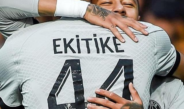 体育直播-【法甲】内少传射，佩雷拉头槌，大巴黎2比1洛里昂