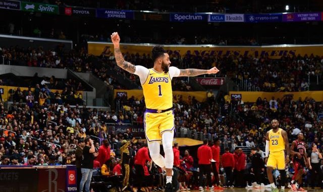 乐鱼体育-无解拉塞尔延续高光发挥 湖人陷入幸福的烦恼